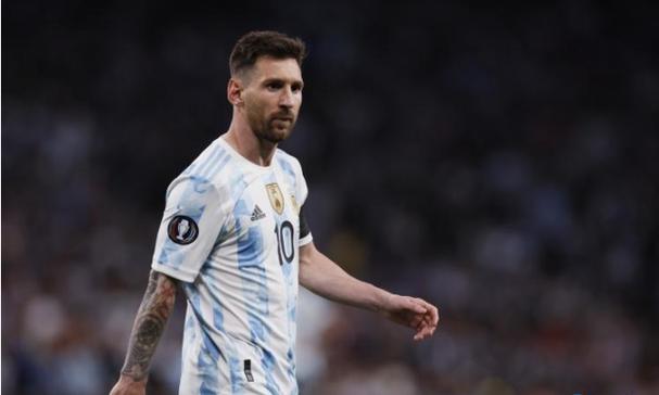 康熙一共35个儿子，9子夺